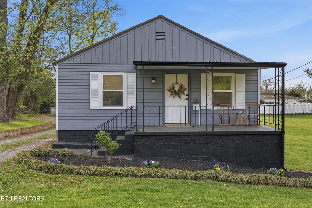 Photo of 5028 Mcintyre Rd, Knoxville, TN 37914 (MLS # 1335010)