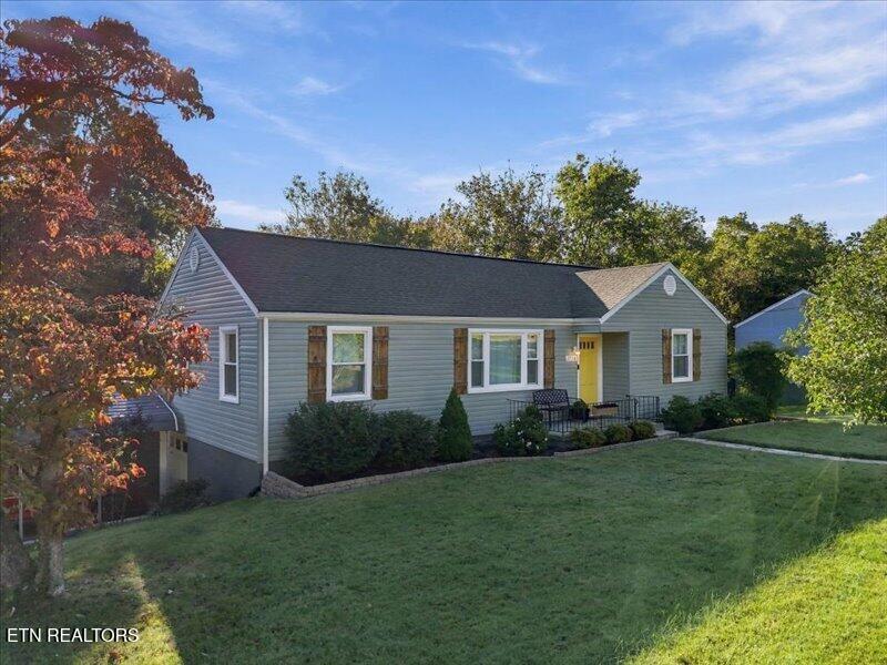 Photo of 1238 E Moody Ave, Knoxville, TN 37920 (MLS # 1359595)