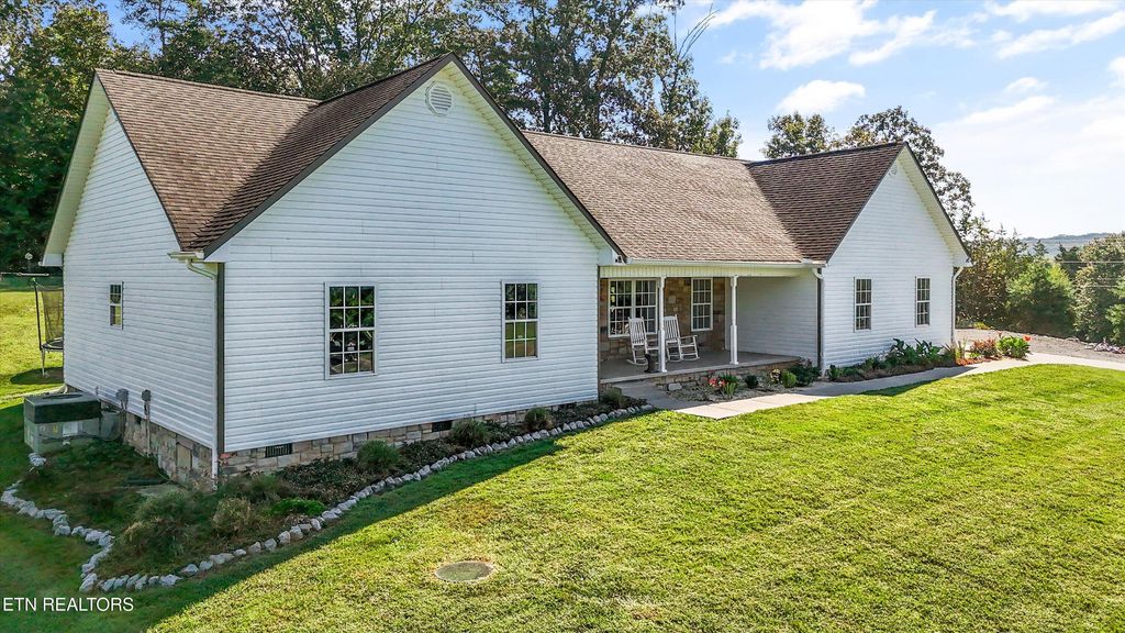 Photo of 104 Lakeside Meadows Circle, Madisonville, TN 37354 (MLS # 1317509)