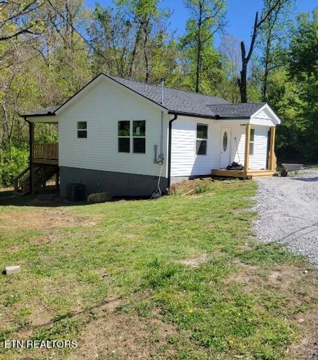 Photo of 129 Dogwood Court, Harriman, TN 37748 (MLS # 1298282)