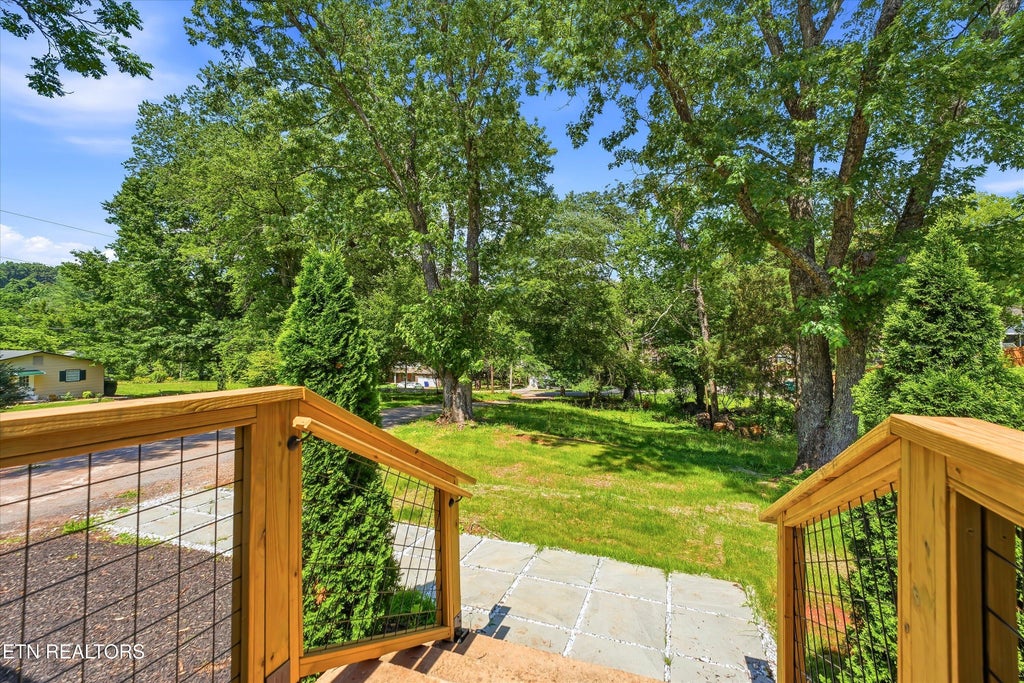 Photo of 1717 Polkwright Lane, Knoxville, TN 37919 (MLS # 1335416)