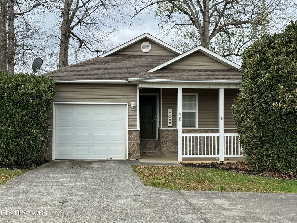 Photo of 1628 Monte Vista Drive, Sevierville, TN 37862 (MLS # 1335302)