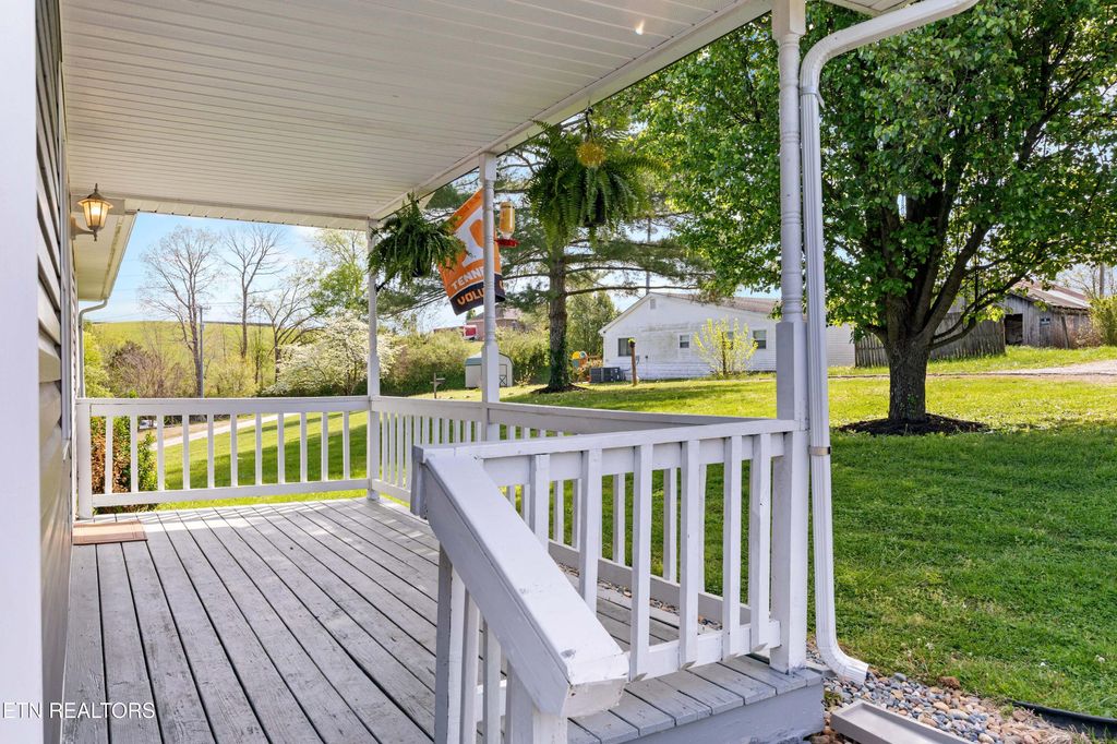 Photo of 130 Johnny Baird Lane, Jacksboro, TN 37757 (MLS # 1335862)