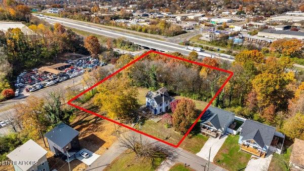 2621 SUMMITT AVE, KNOXVILLE, TN 37917 - Image ee9cadecb8577a048a96e6612e23ac6d/1426817328