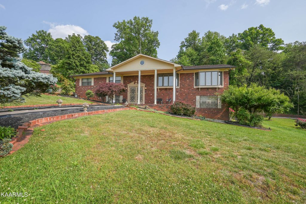 Photo of 1242 Top Hill Circle, Louisville, TN 37777 (MLS # 1227894)