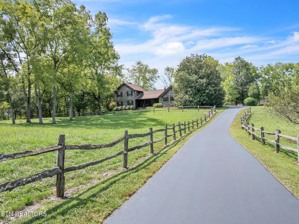 Photo of 325 Lone Ridge Lane, Clinton, TN 37716 (MLS # 1328794)