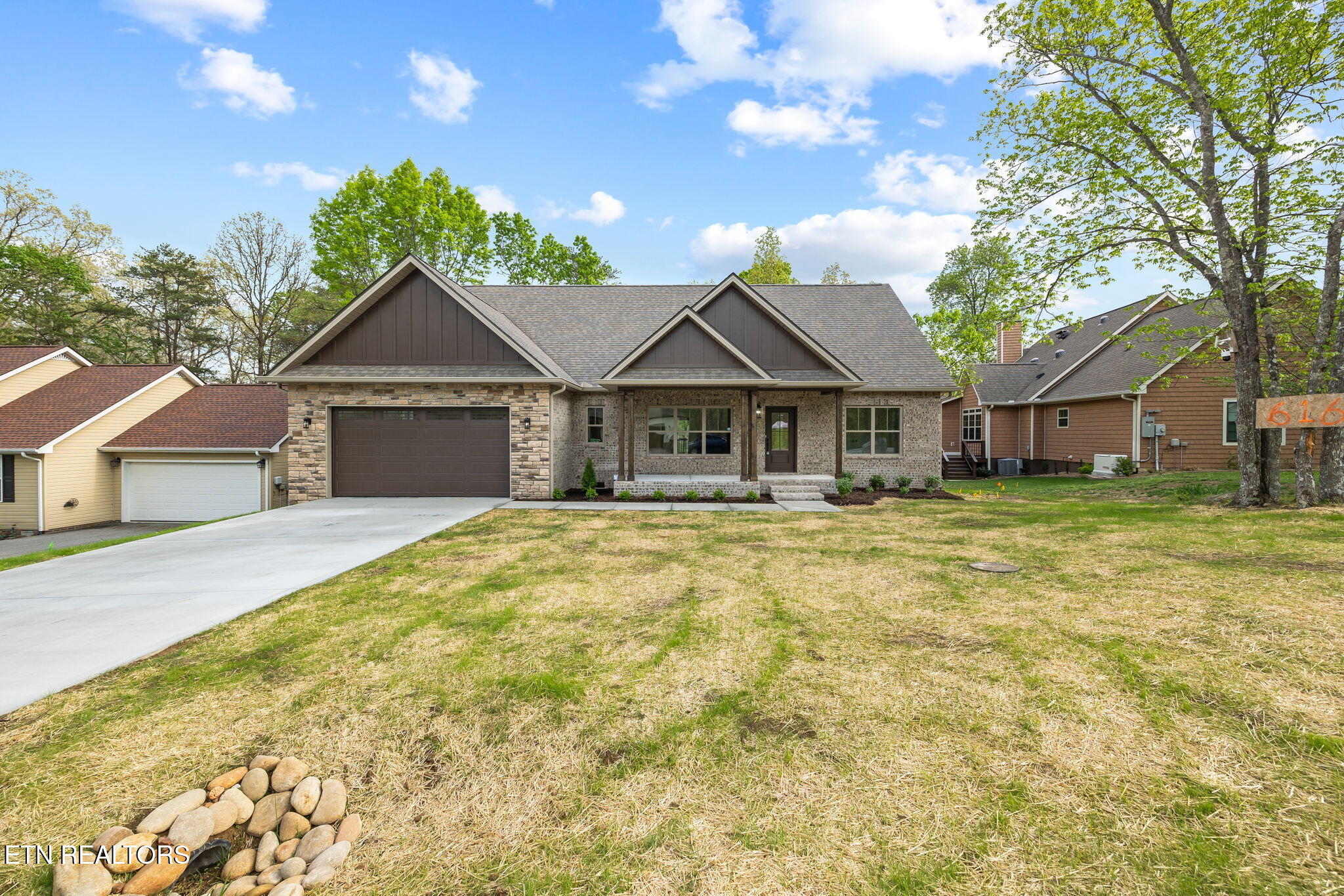 616 Lakeview Drive