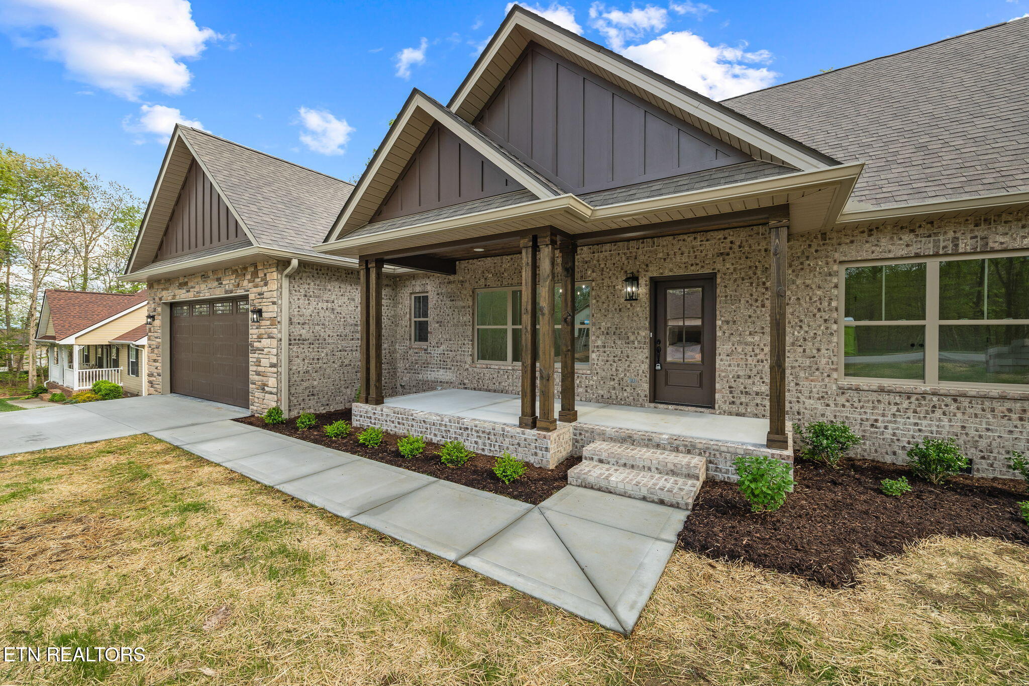 616 Lakeview Drive