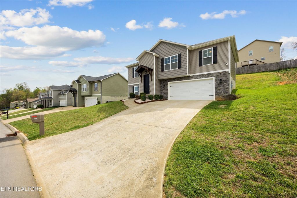 Photo of 7931 Poplar Grove Lane, Powell, TN 37849 (MLS # 1335809)