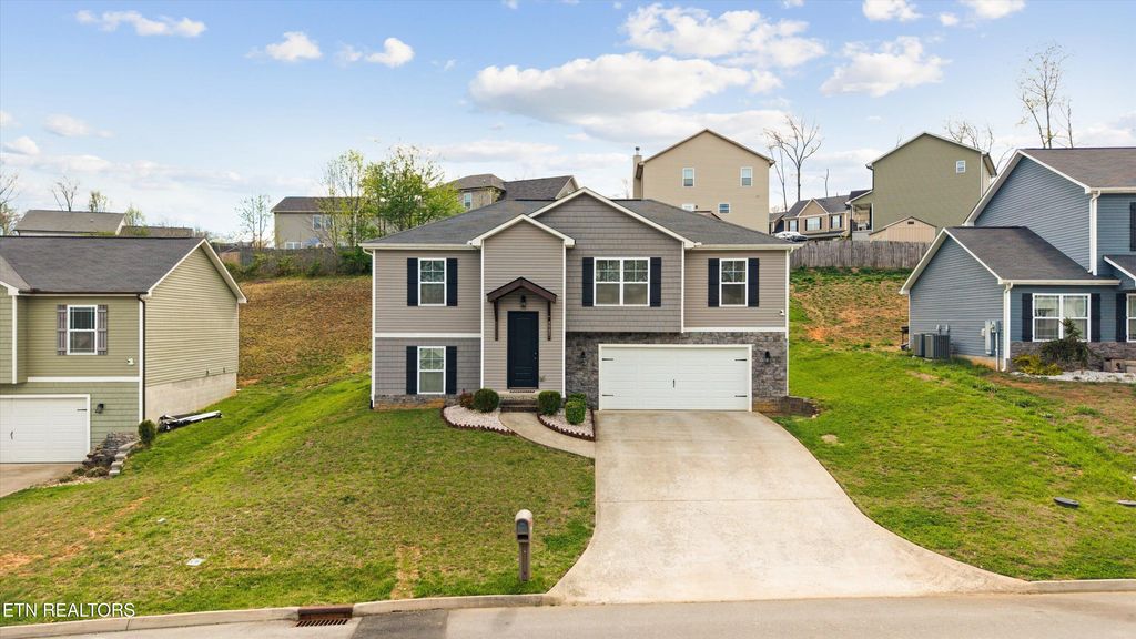 Photo of 7931 Poplar Grove Lane, Powell, TN 37849 (MLS # 1335809)