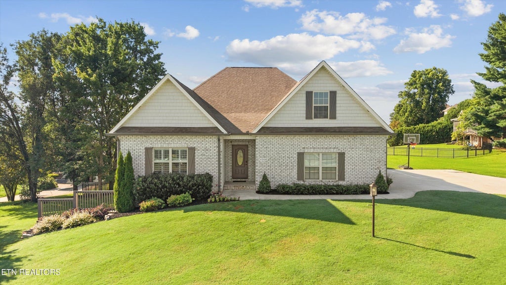 Photo of 4008 Legends Way, Maryville, TN 37801 (MLS # 1353810)