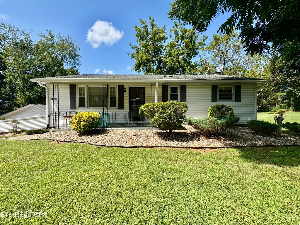 Photo of 11105 Thornton Drive, Knoxville, TN 37934 (MLS # 1315170)