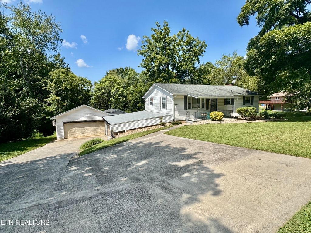 Photo of 11105 Thornton Drive, Knoxville, TN 37934 (MLS # 1315170)