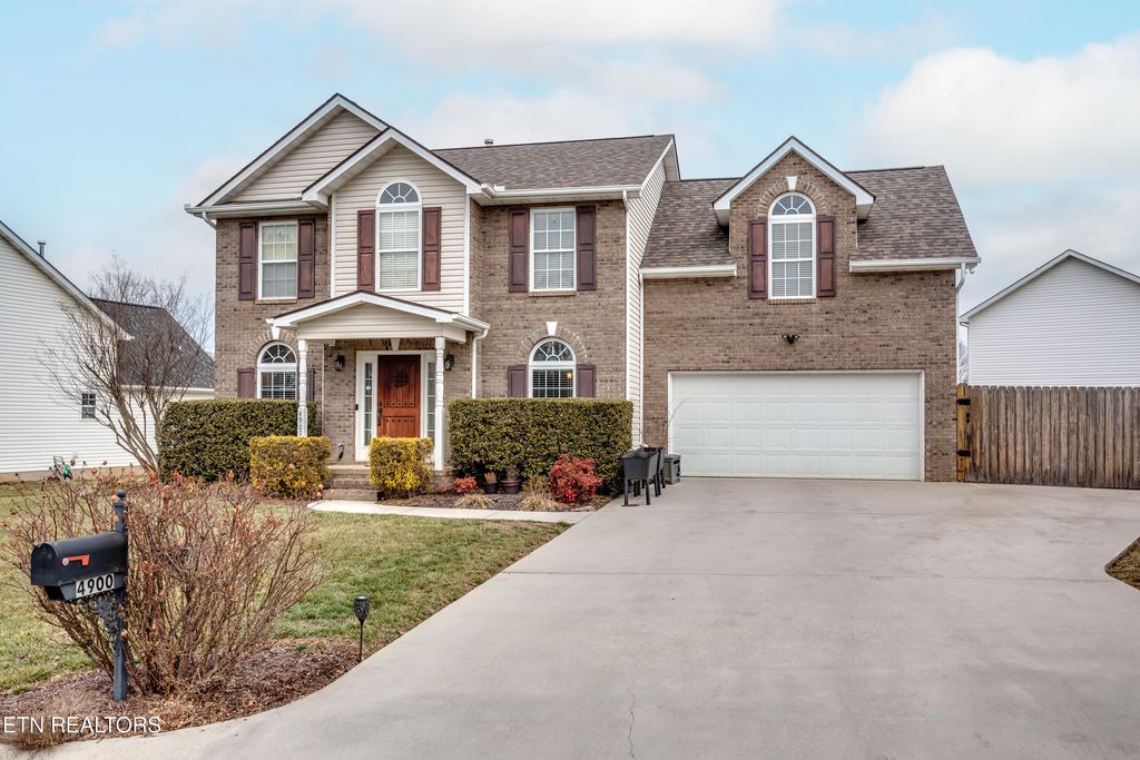 Photo of 4900 Sunday Silence Drive, Knoxville, TN 37918 (MLS # 1329325)