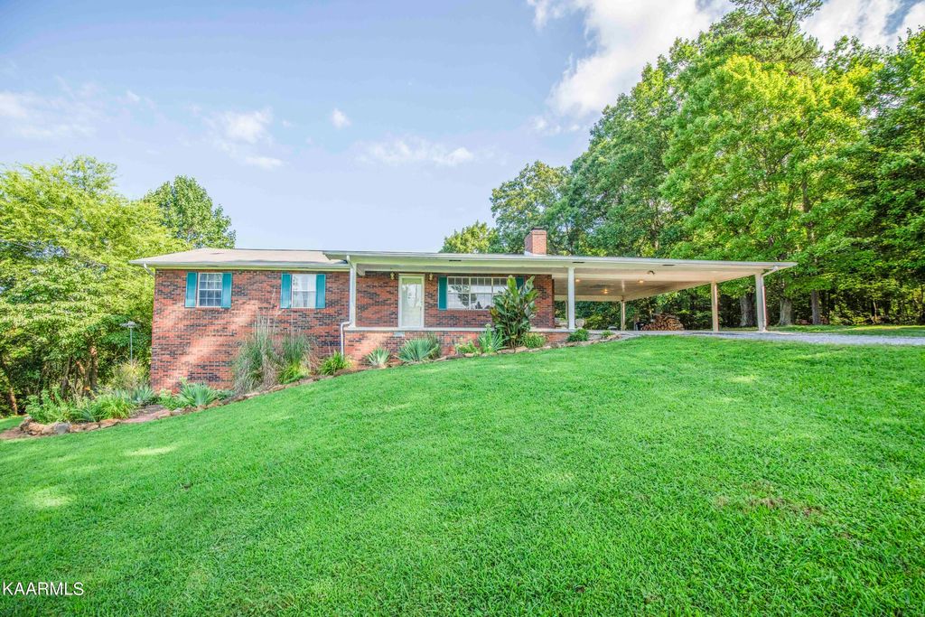 Photo of 1025 Cooper Rd, Strawberry Plains, TN 37871 (MLS # 1231695)