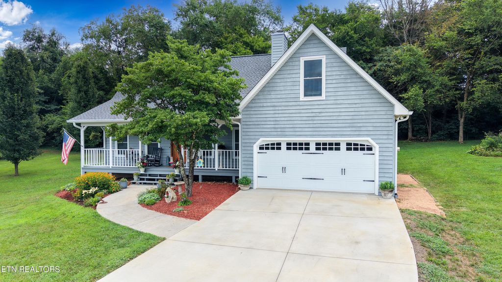 Photo of 17341736 Cheyenne Court, Maryville, TN 37801 (MLS # 1348239)