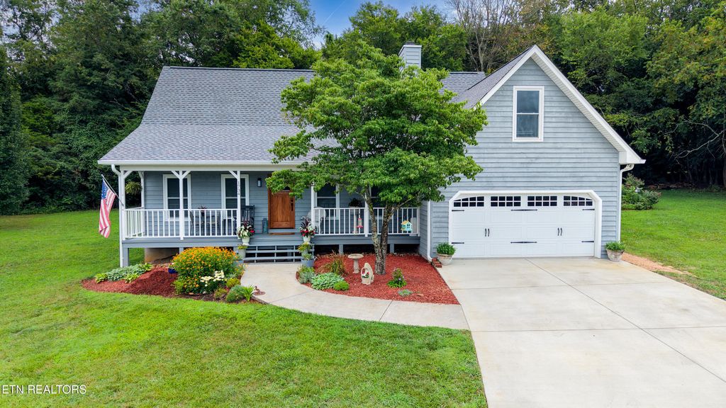 Photo of 17341736 Cheyenne Court, Maryville, TN 37801 (MLS # 1348239)