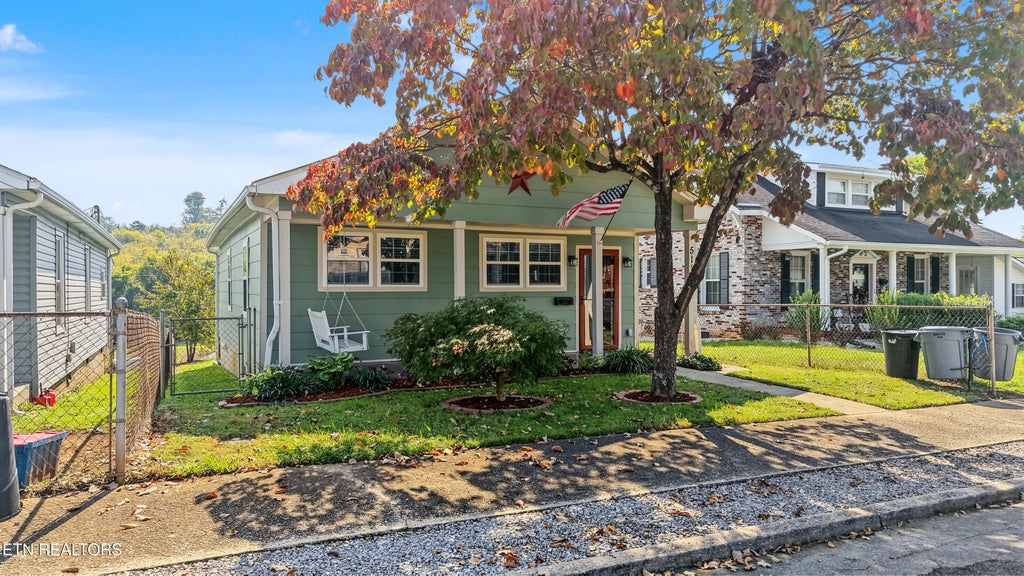 Photo of 511 Ferry St, Loudon, TN 37774 (MLS # 1359271)