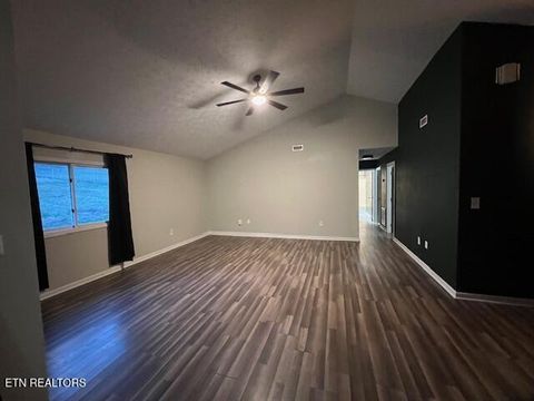 Tiny photo for 124 Mohawk Tr, LaFollette, TN 37766 (MLS # 1327525)