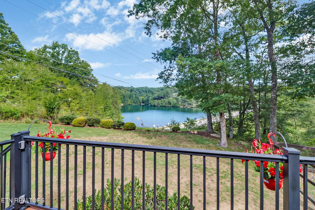 Photo of 385 Westchester Drive, Crossville, TN 38558 (MLS # 1313377)