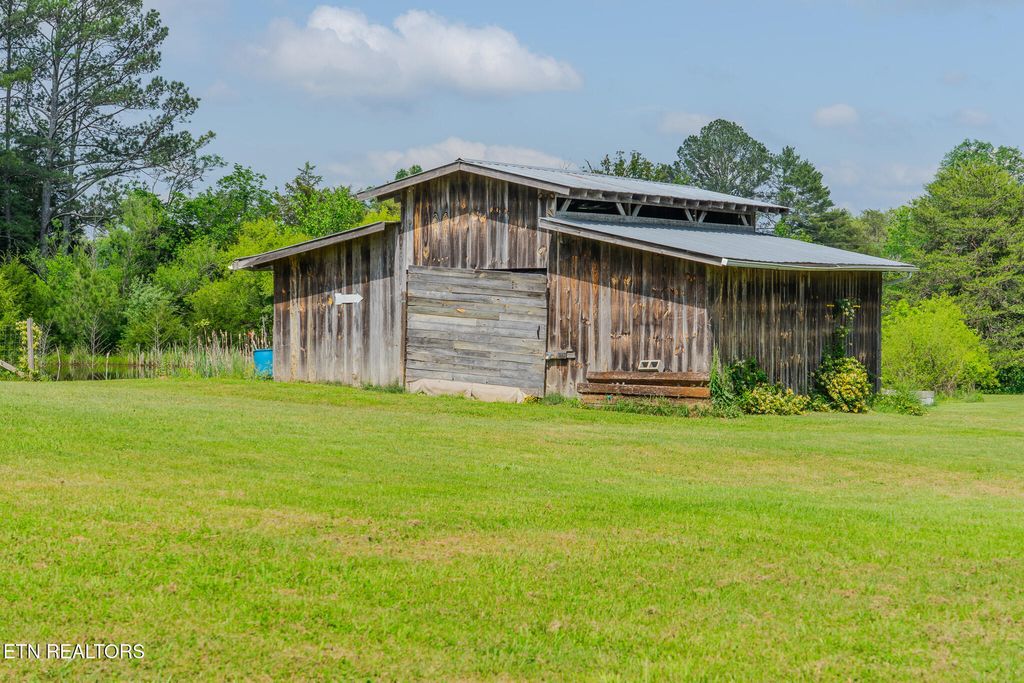 Photo of 238 Little Notchey Creek Rd, Madisonville, TN 37354 (MLS # 1300479)