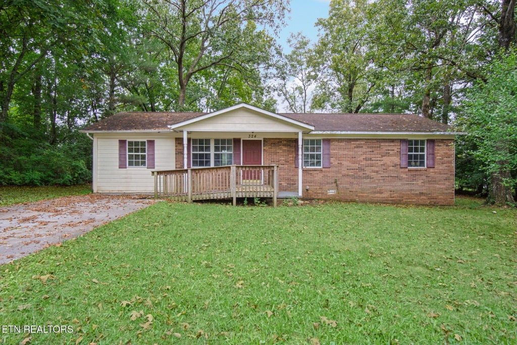 Photo of 324 Oak Hill Drive, Crossville, TN 38572 (MLS # 1356046)