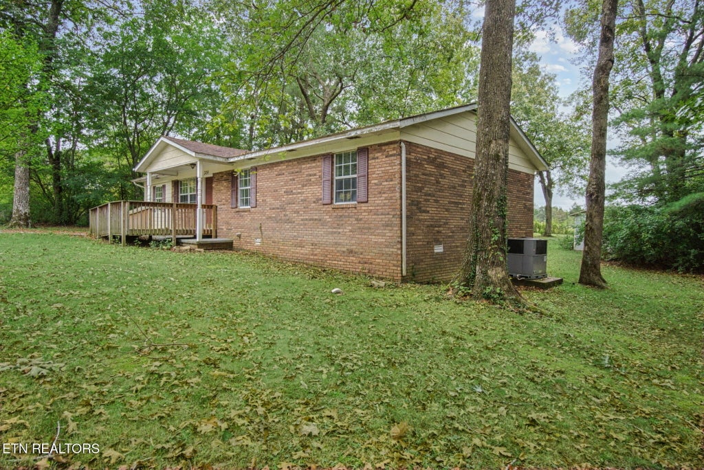 Photo of 324 Oak Hill Drive, Crossville, TN 38572 (MLS # 1356046)