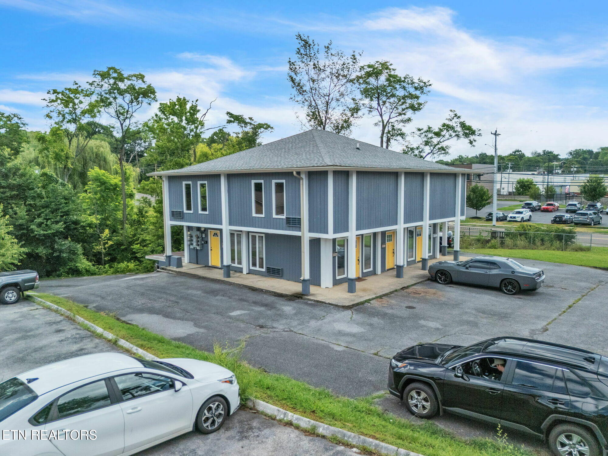 106 King Ave