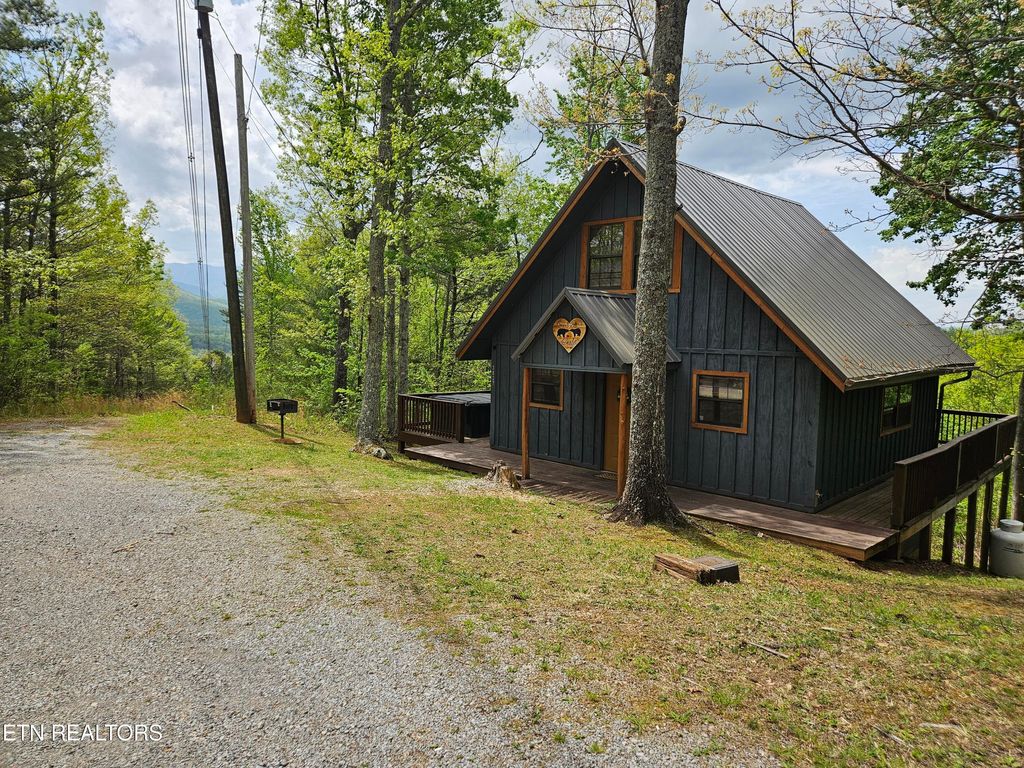 Photo of 3827 Getta Way, Gatlinburg, TN 37738 (MLS # 1339266)
