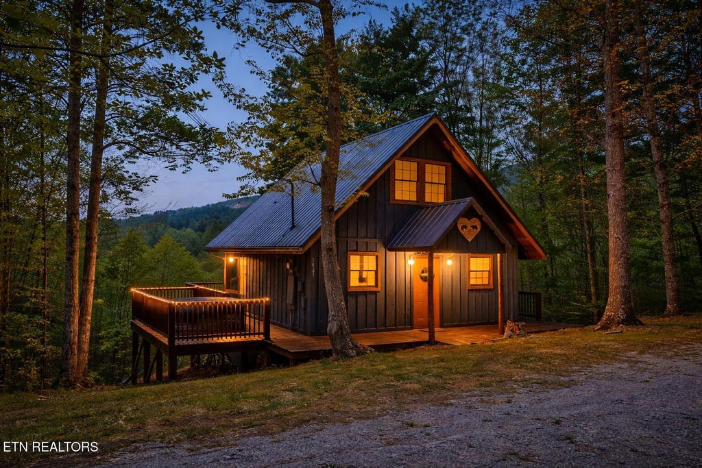 Photo of 3827 Getta Way, Gatlinburg, TN 37738 (MLS # 1339266)