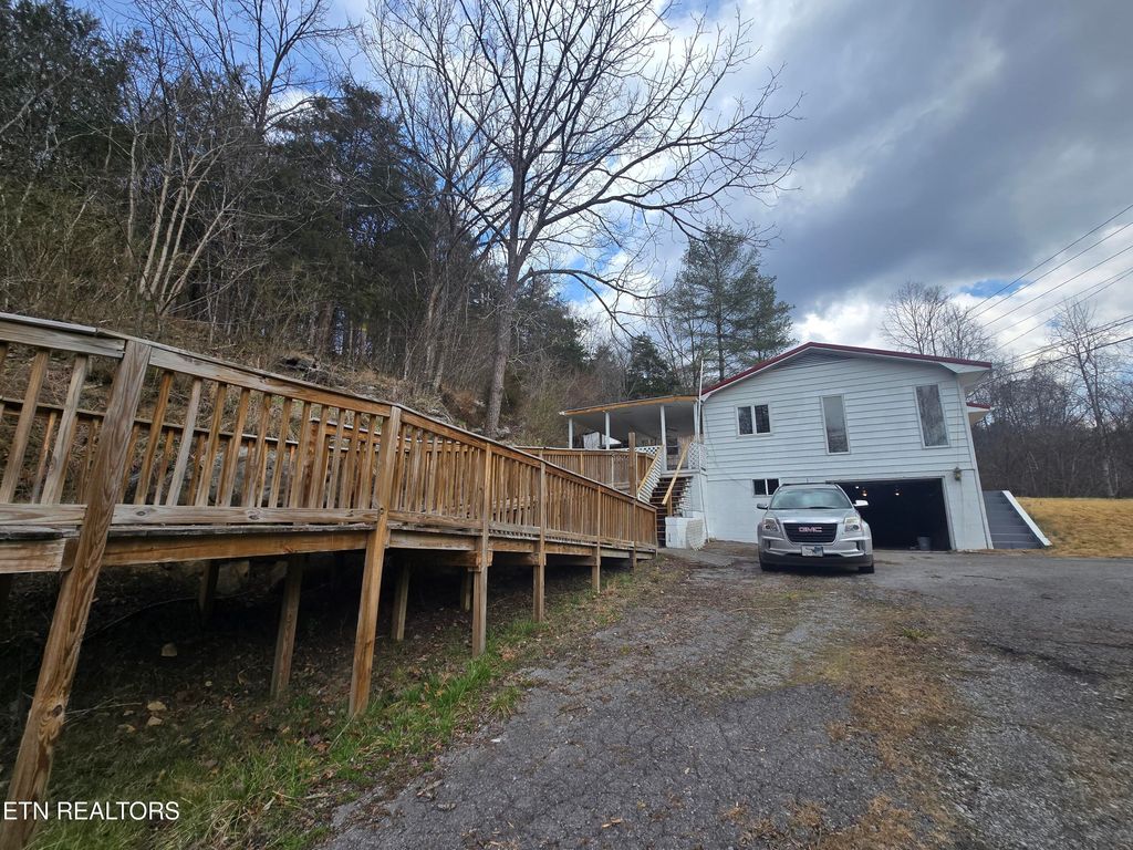 Photo of 168 Tomlinson Rd, Pennington Gap, VA 24277 (MLS # 1331573)