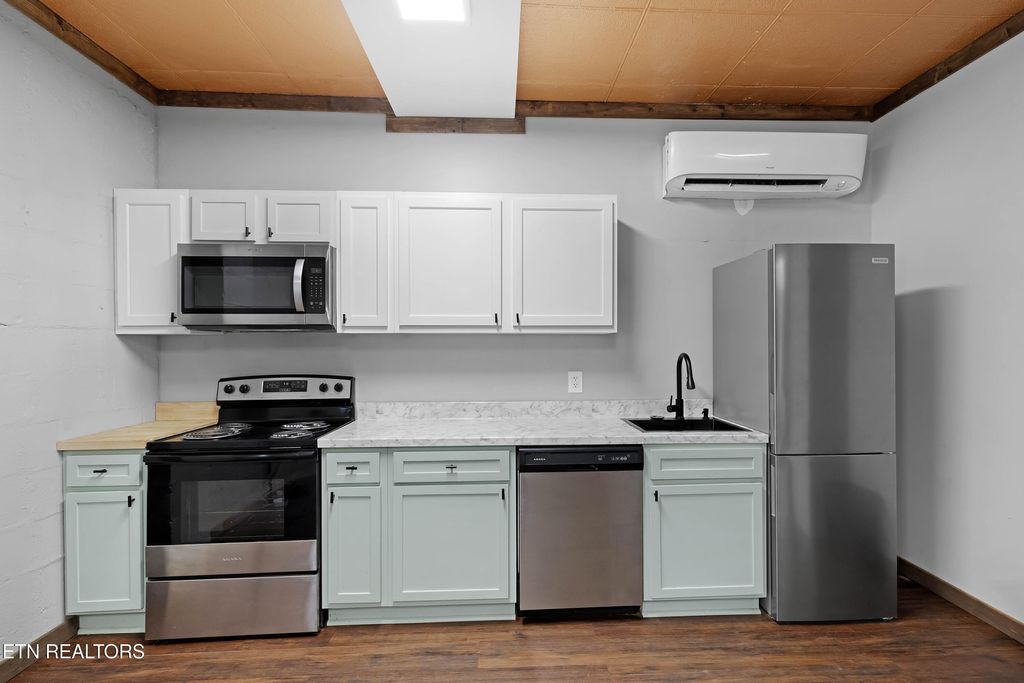 Photo of 6708 Morganton Rd #B, Greenback, TN 37742 (MLS # 1304387)