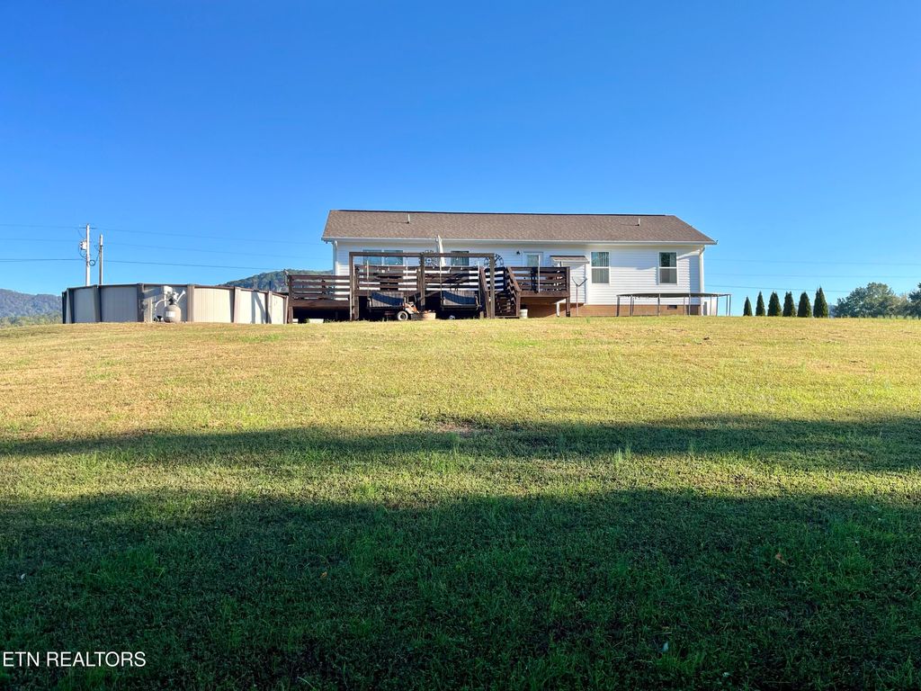 Photo of 212 Mountain Vista Rd, Oliver Springs, TN 37840 (MLS # 1280161)