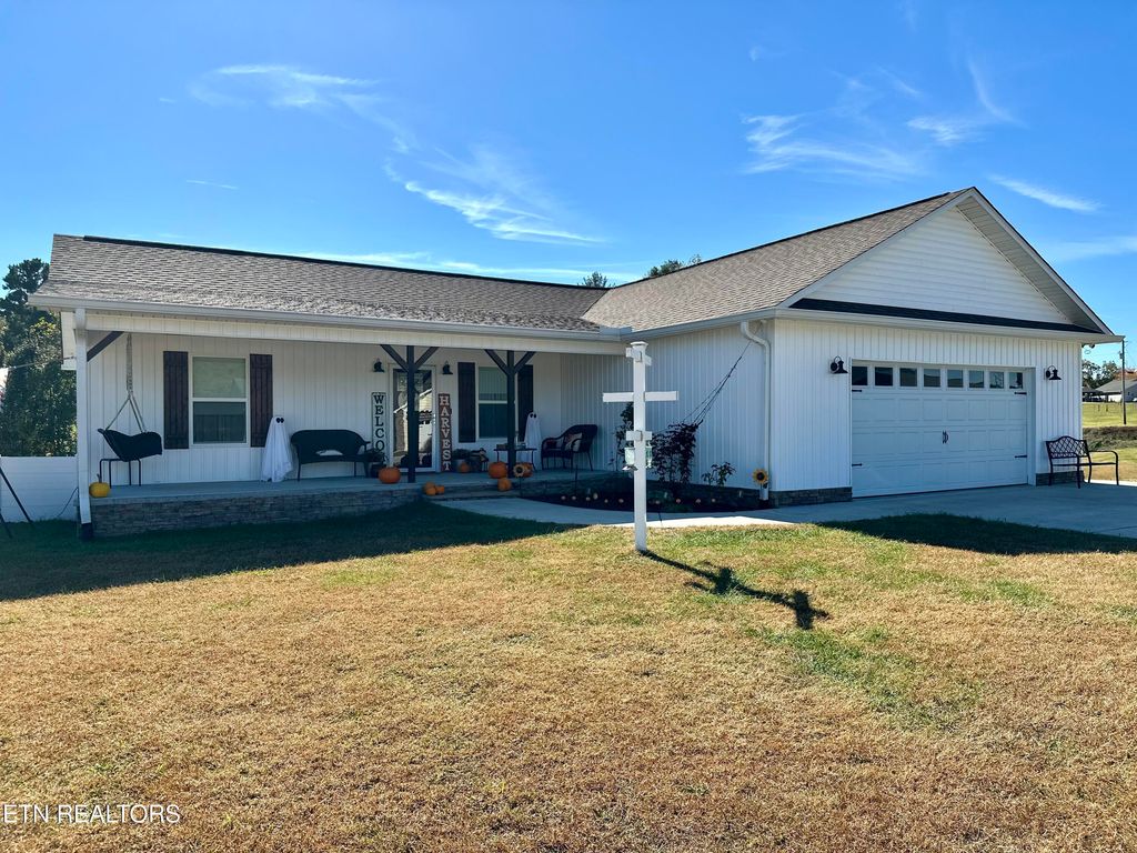 Photo of 212 Mountain Vista Rd, Oliver Springs, TN 37840 (MLS # 1280161)