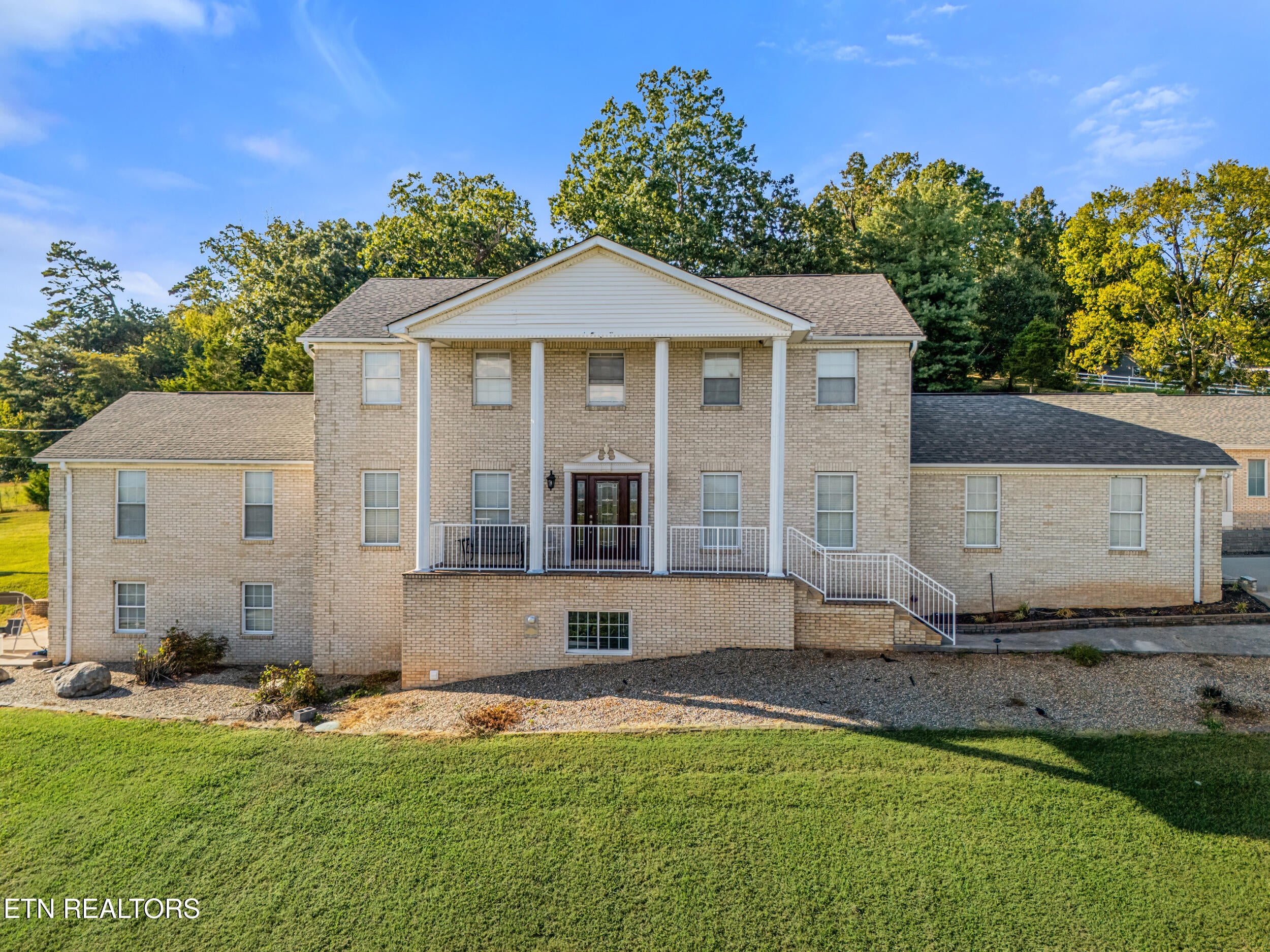 212 Simmons Rd
