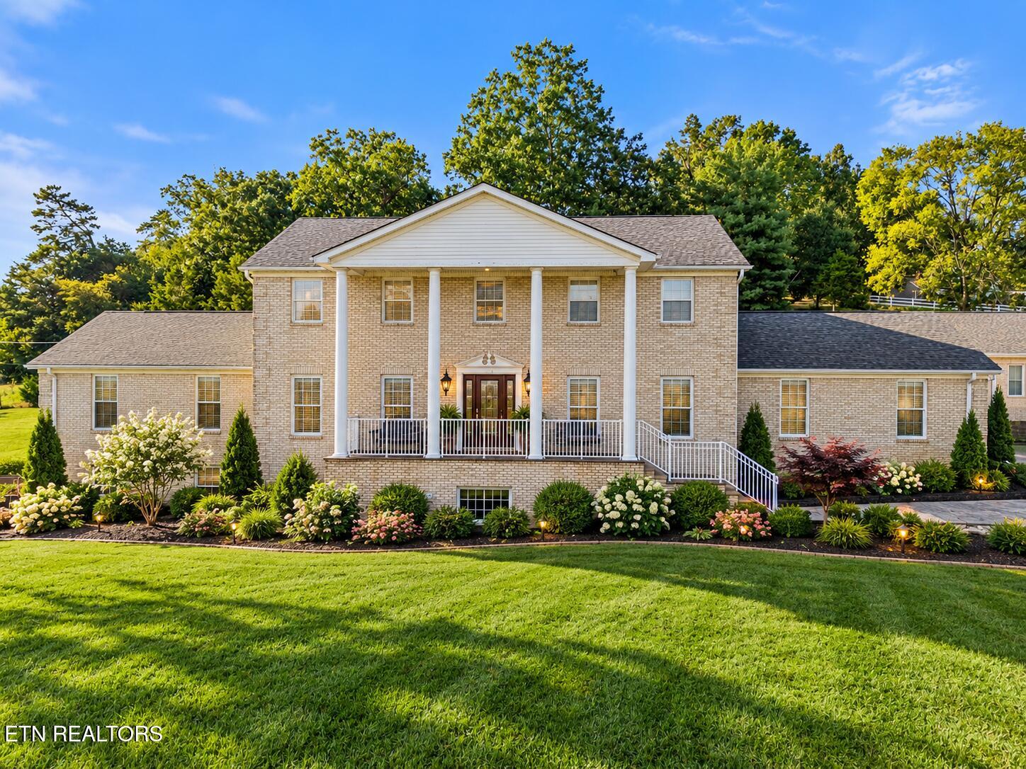 212 Simmons Rd