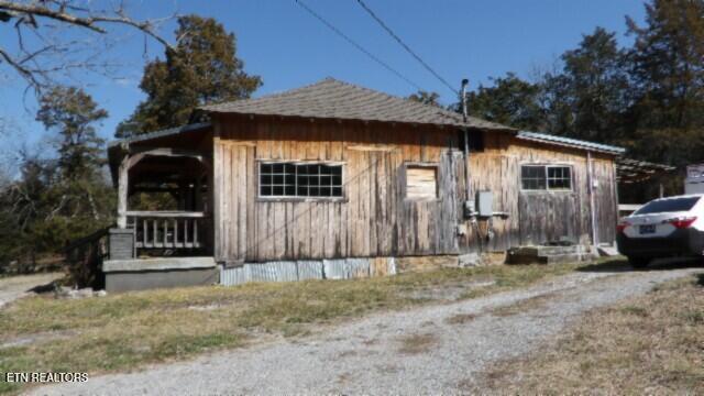 1586 Needmore Rd