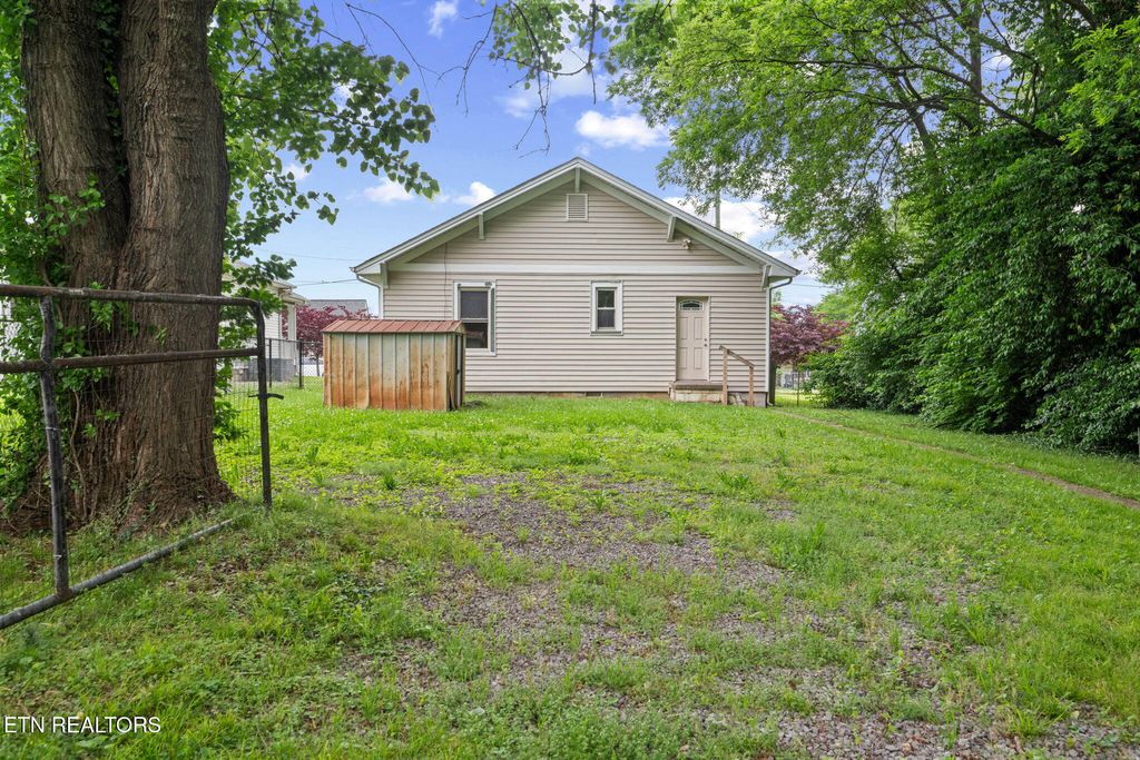 Photo of 3131 Galbraith Street St, Knoxville, TN 37921 (MLS # 1339222)