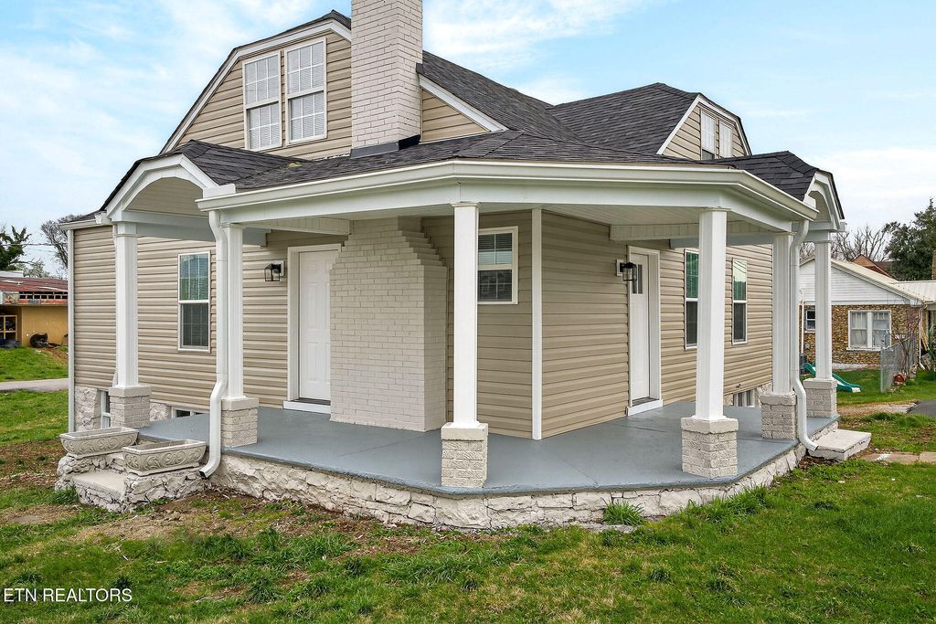 Photo of 338 Clark St, Sparta, TN 38583 (MLS # 1333349)