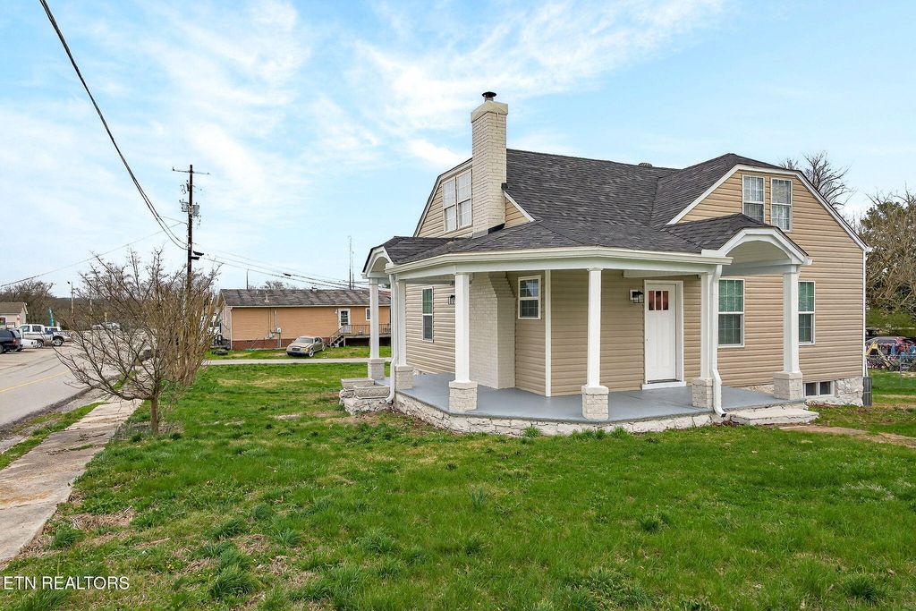 Photo of 338 Clark St, Sparta, TN 38583 (MLS # 1333349)