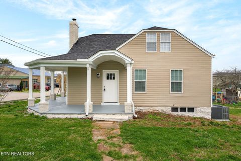 Photo of 338 Clark St, Sparta, TN 38583 (MLS # 1333349)
