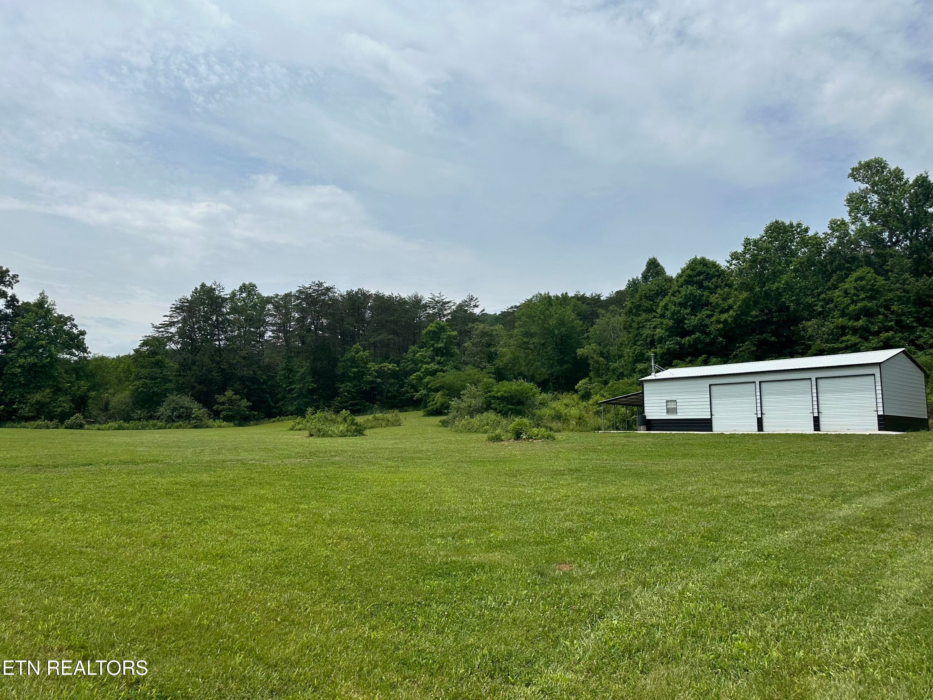 2163 Fairview Rd