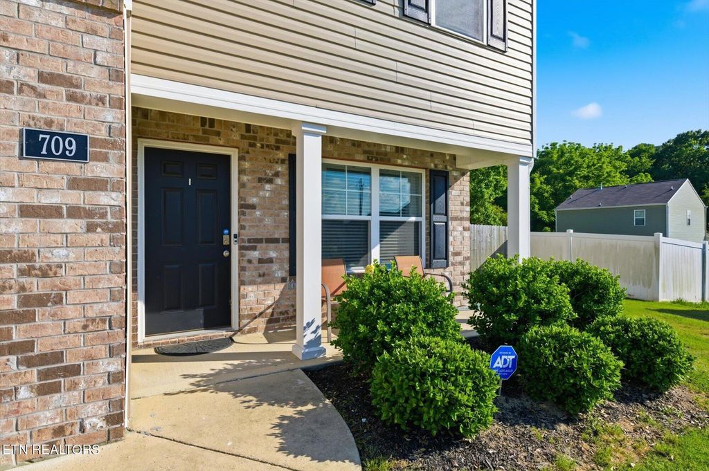 Photo of 709 W Tellico Ave, Athens, TN 37303 (MLS # 1342169)