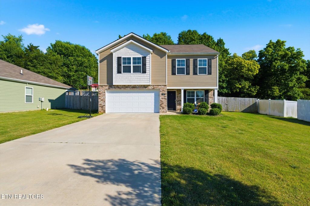 Photo of 709 W Tellico Ave, Athens, TN 37303 (MLS # 1342169)