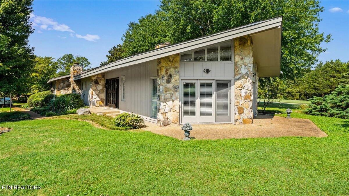 12101 N Fox Den Drive