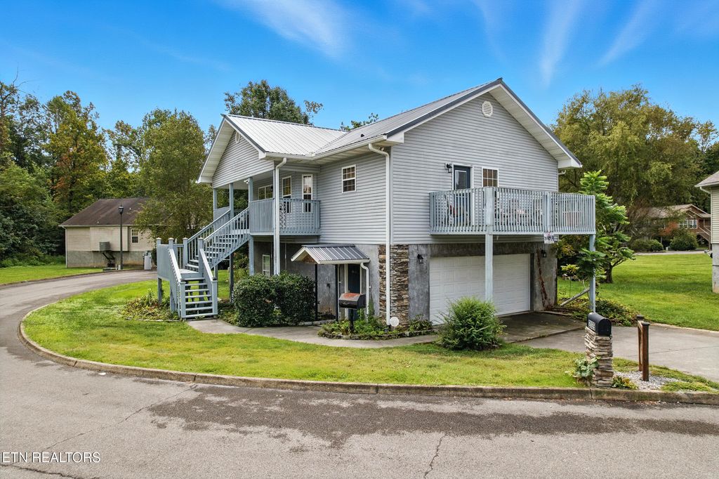 Photo of 2039 Slippery Rock Circle, Sevierville, TN 37862 (MLS # 1314560)