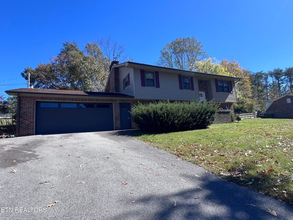 Photo of 185 River Rd, Harrogate, TN 37752 (MLS # 1319342)