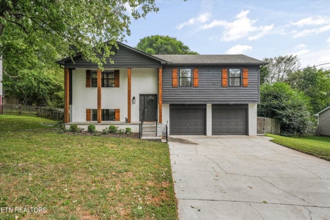 Photo of 1720 Wickersham Drive, Knoxville, TN 37922 (MLS # 1356330)
