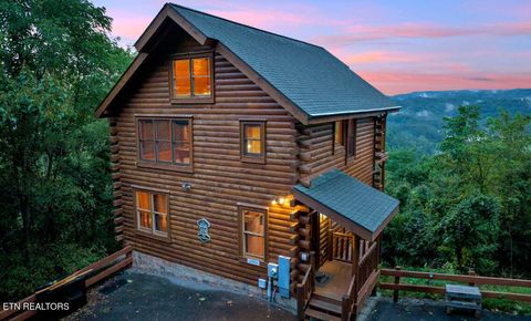 Photo of 2934 Legacy Vista Drive, Sevierville, TN 37876 (MLS # 1333718)