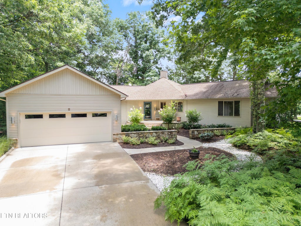 Photo of 10 Berkeley SQ, Fairfield Glade, TN 38558 (MLS # 1348781)